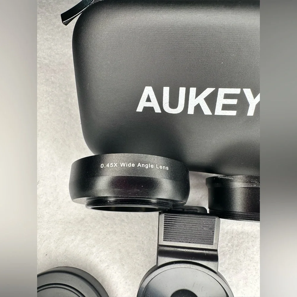 Aukey 2-in-1 lens‎ set for mobile phones